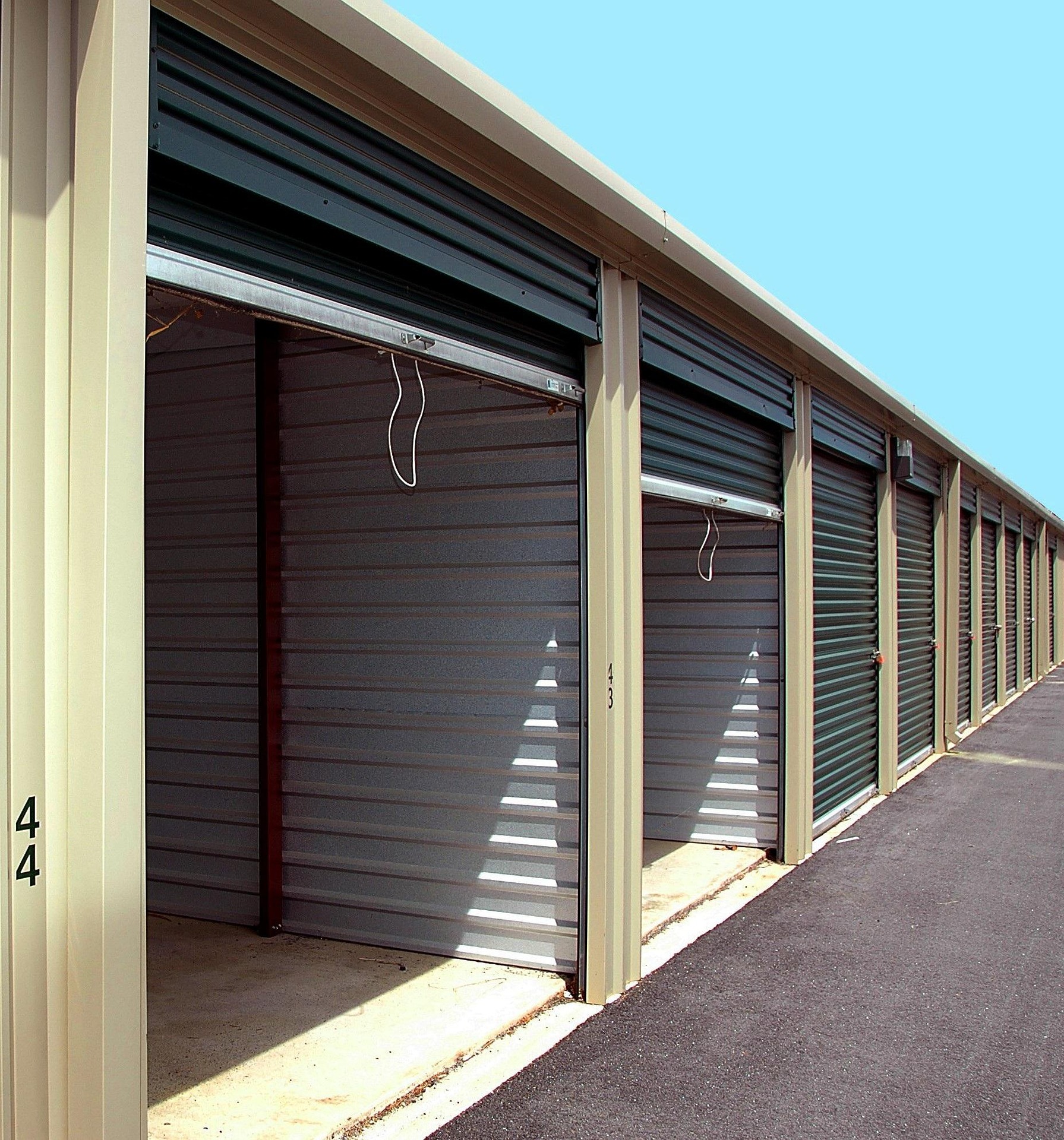 paulbr75 storage warehouse 2089775 1920